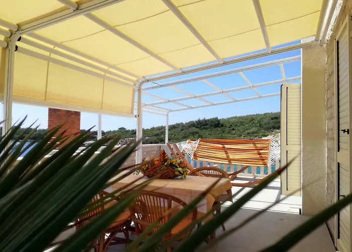 Dalmatino Daire Rukavac (Vis)
