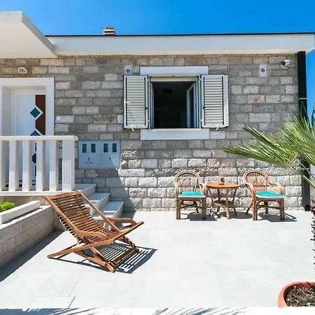Apartment Dalmatino Rukavac (Vis)