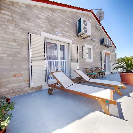 Apartment Dalmatino