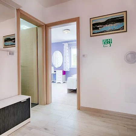 Apartment Dalmatino *