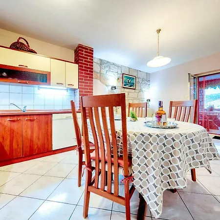 Dalmatino * Rukavac (Vis)